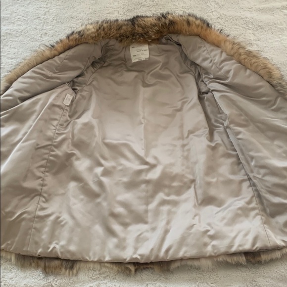 Luxurious Canadian Coyote Fur Coat - Picture 4 of 7